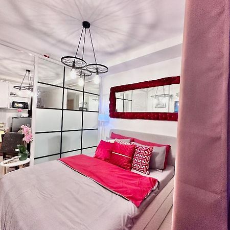 Aesthetic One Bedroom Beside Sm W Pool, Wifi And Netflix Cagayan de Oro Kültér fotó