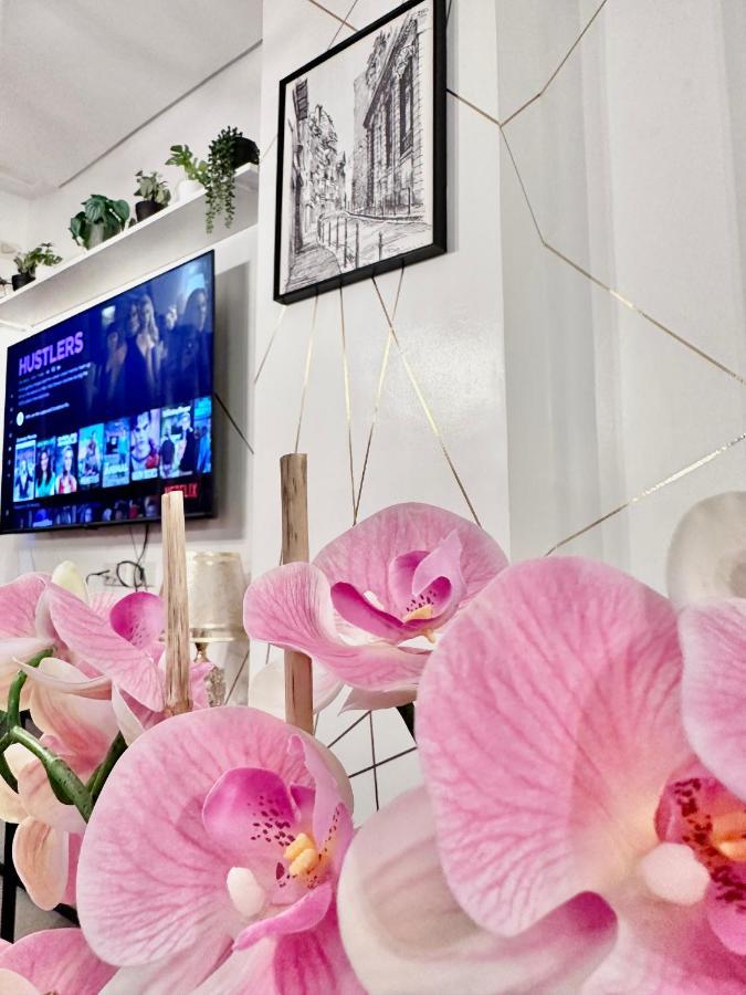 Aesthetic One Bedroom Beside Sm W Pool, Wifi And Netflix Cagayan de Oro Kültér fotó