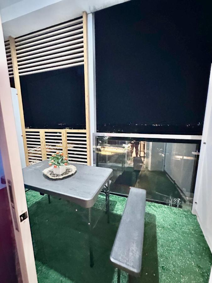 Aesthetic One Bedroom Beside Sm W Pool, Wifi And Netflix Cagayan de Oro Kültér fotó