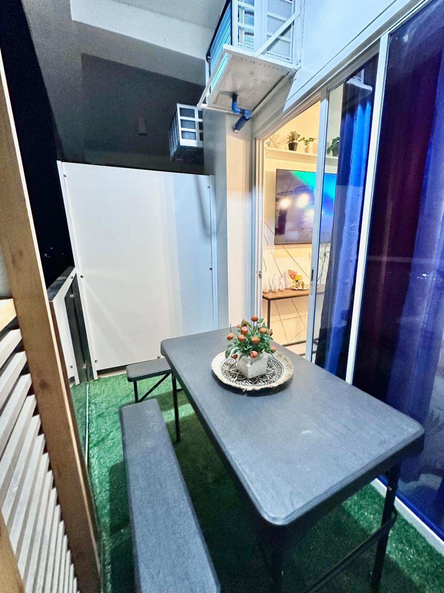 Aesthetic One Bedroom Beside Sm W Pool, Wifi And Netflix Cagayan de Oro Kültér fotó