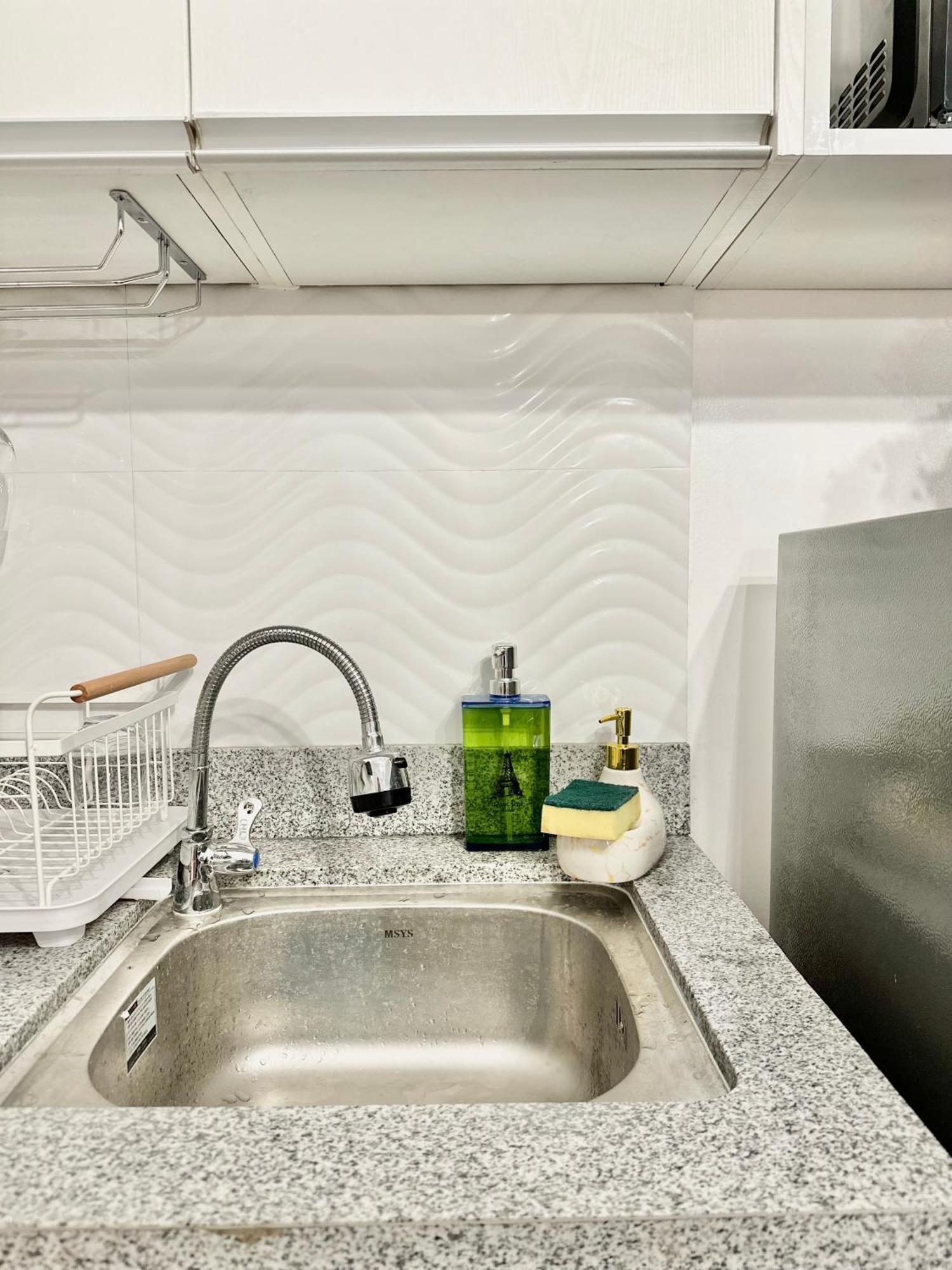 Aesthetic One Bedroom Beside Sm W Pool, Wifi And Netflix Cagayan de Oro Kültér fotó
