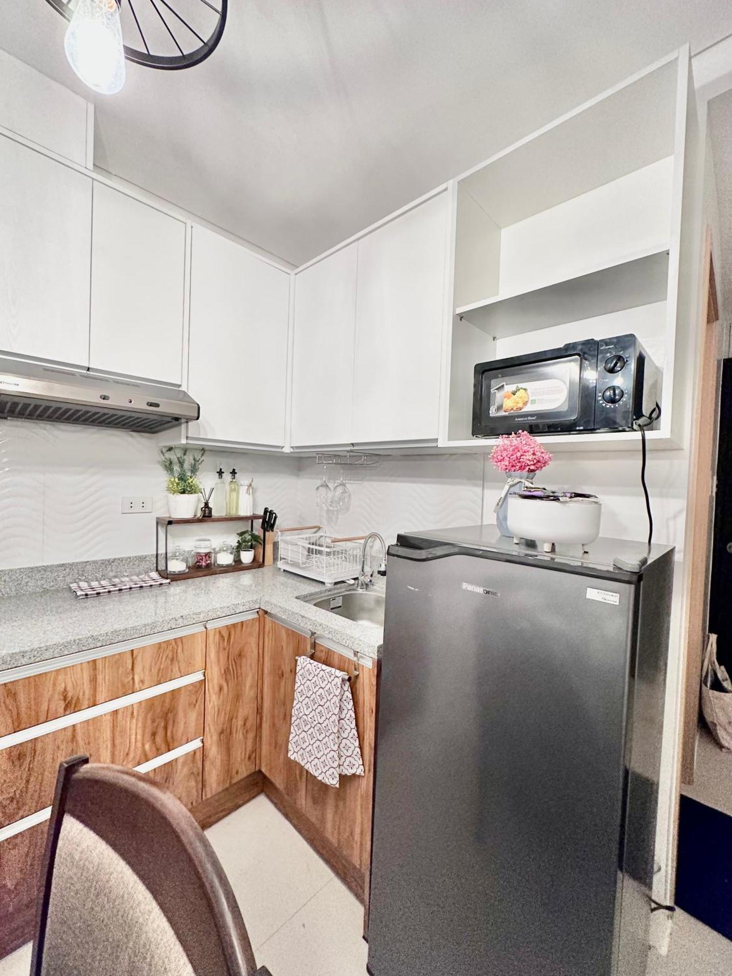Aesthetic One Bedroom Beside Sm W Pool, Wifi And Netflix Cagayan de Oro Kültér fotó
