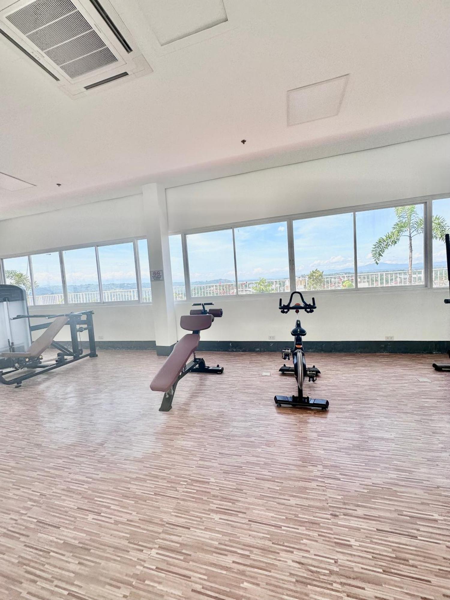 Aesthetic One Bedroom Beside Sm W Pool, Wifi And Netflix Cagayan de Oro Kültér fotó