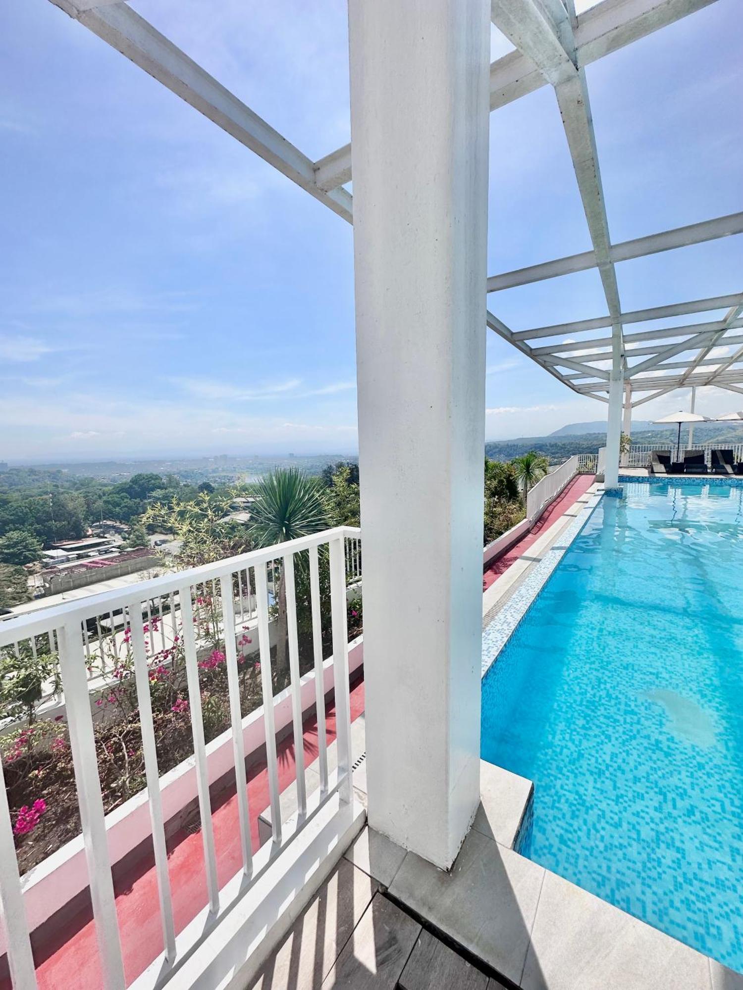 Aesthetic One Bedroom Beside Sm W Pool, Wifi And Netflix Cagayan de Oro Kültér fotó