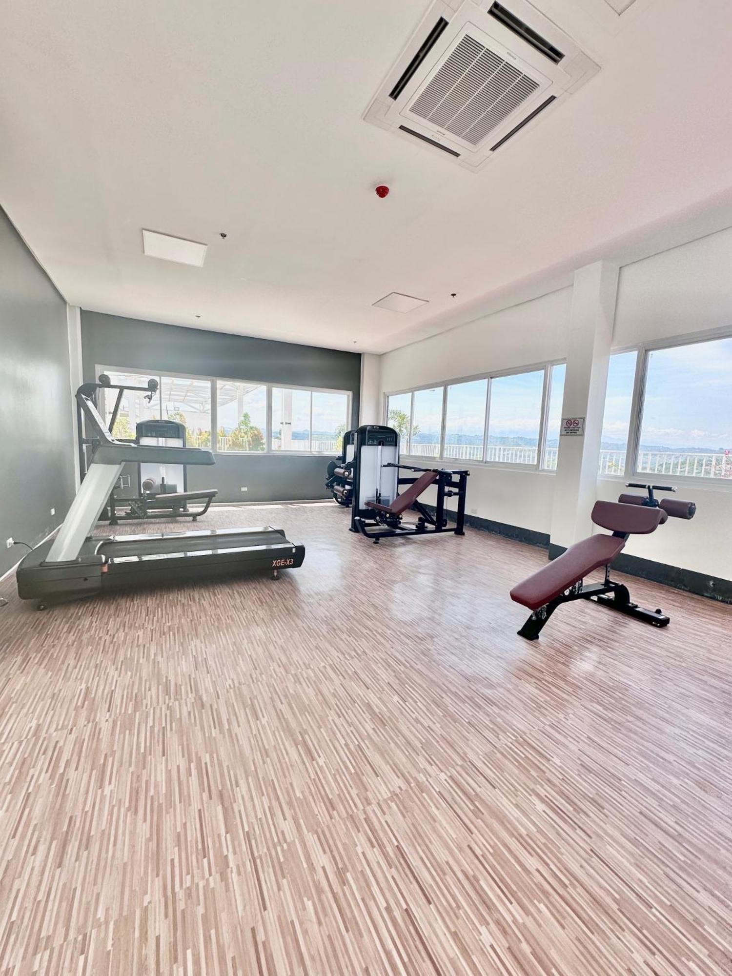 Aesthetic One Bedroom Beside Sm W Pool, Wifi And Netflix Cagayan de Oro Kültér fotó